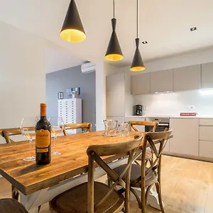 https://rent-top-apartments-rambla-catalunya-barcelona.catalonia-hotels.com